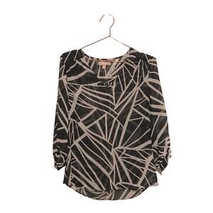 Banana Republic navy patterned semi sheer 3/4 sleeve v neck blouse small